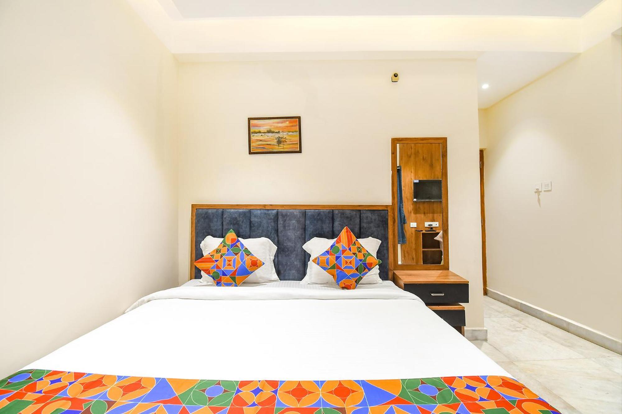Fabhotel Prime The Golden Plaza - Nr Tarapith Temple エクステリア 写真